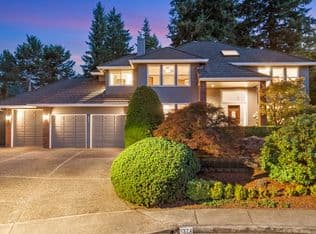 Nearby home at 1324 Stonehaven Dr