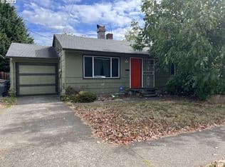 Nearby home at 1912 SE 92nd Ave