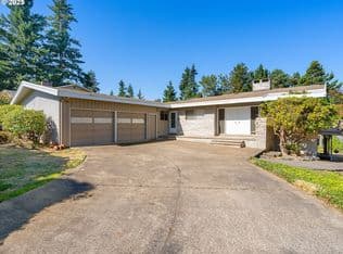 Nearby home at 1275 Marylhurst Dr