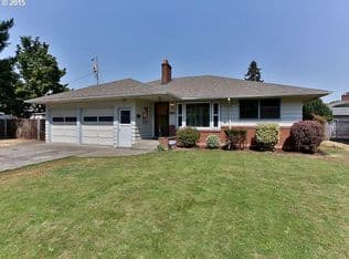 Nearby home at 4813 SE Willow St