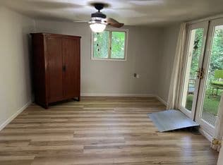 Nearby home at 1849 Marylhurst Dr #1