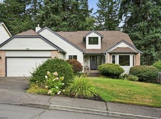 Nearby home at 1321 Troon Dr