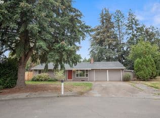 Nearby home at 11927 SW Burlcrest Dr