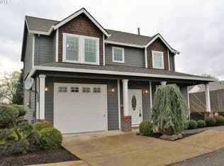 Nearby home at 717 SE 94th Ave