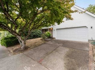 Nearby home at 12323 SW Millview Ct