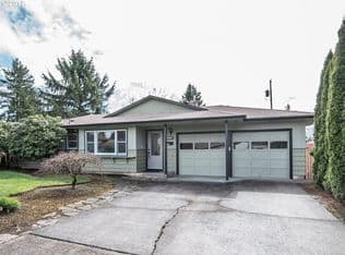 Nearby home at 4404 SE Fieldcrest Dr