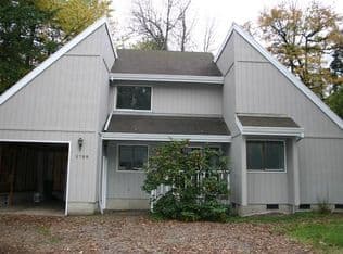 Nearby home at 2798 Robinwood Way