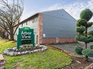 Nearby home at 2630 SE 160th Ave