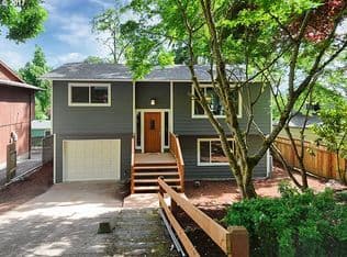 Nearby home at 18660 Midhill Cir