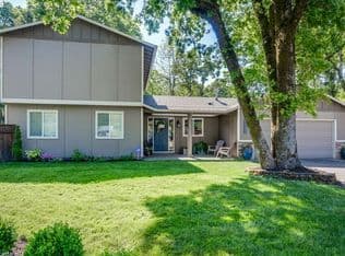 Nearby home at 16290 SE Cherry Ct