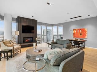 Nearby home at 1075 NW Northrup St UNIT 1914