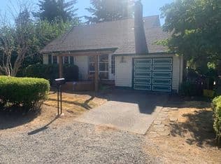 Nearby home at 2911 SE 164th Ave