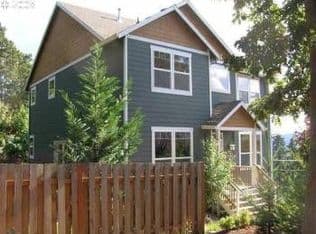 Nearby home at 5201 SE Roethe Rd