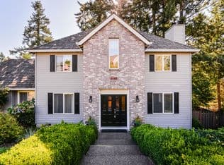 Nearby home at 2145 Ridgebrook Dr