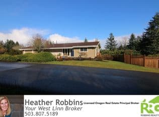 Nearby home at 1827 Sylvan Way