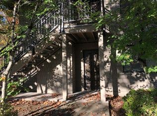 Nearby home at 5 Crestfield Ct #5