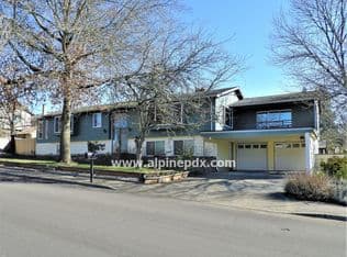 Nearby home at 12555 SW Summer Crest Dr