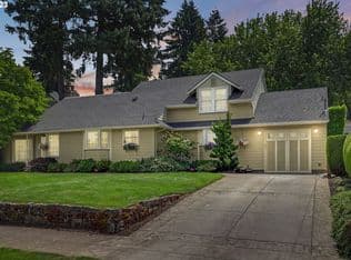 Nearby home at 4404 SE Brooklyn St