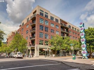 Nearby home at 821 NW 11th Ave APT 211