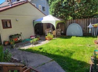 Nearby home at 1305 NE Schuyler St