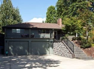 Nearby home at 12125 SW Summer St