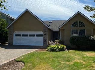 Nearby home at 12234 SW Millview Ct