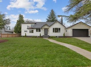 Nearby home at 4300 SE Logus Rd