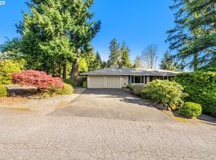 Nearby home at 2055 Valley View Dr