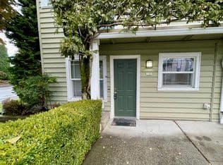 Nearby home at 1510 NE 45th Ave APT 10