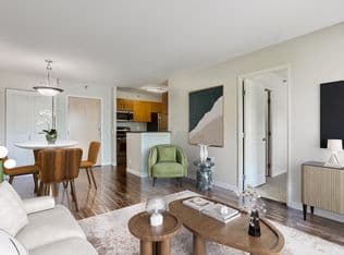 Nearby home at 1525 SW Park Ave #310