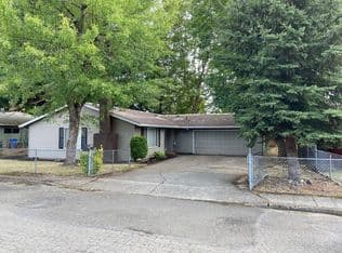 Nearby home at 4526 SE Rhodesa St