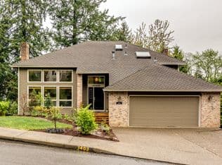 Nearby home at 1493 Braemar Dr