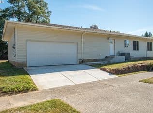 Nearby home at 8330 N Chautauqua Blvd