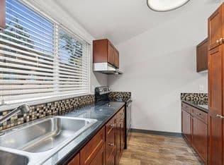 Nearby home at 50 Kerr Pkwy #94