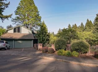 Nearby home at 1388 Skye Ct