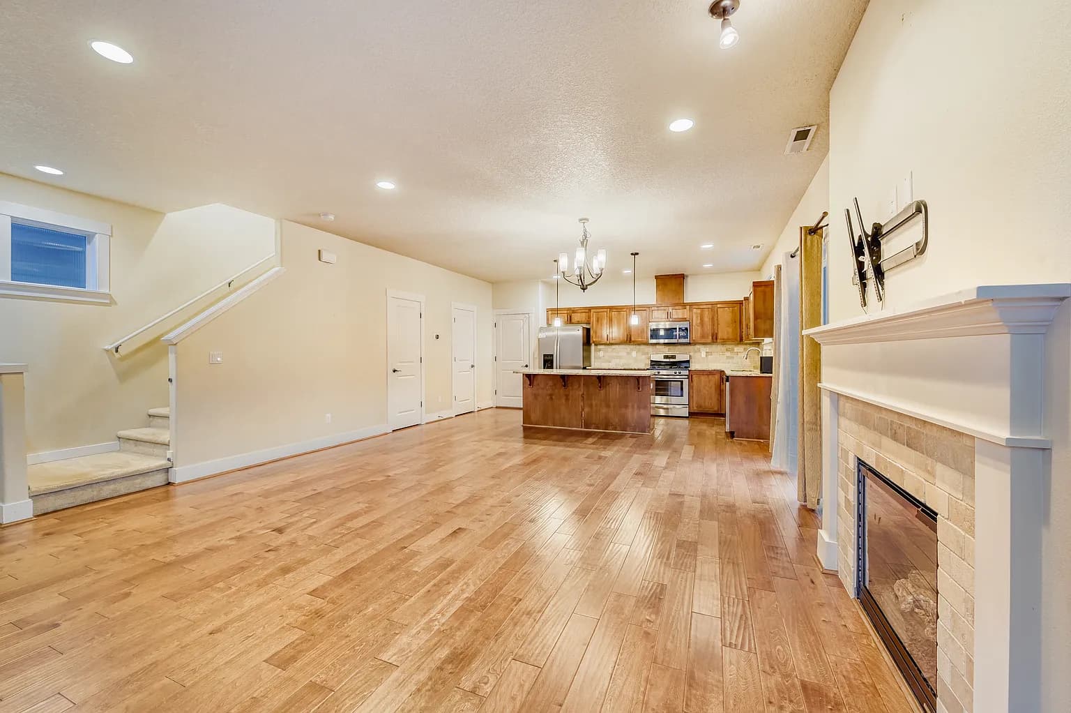 590 SW 199th Ave - Thumbnail 5