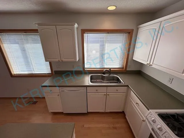9555 SE 44th Ct - Thumbnail 4