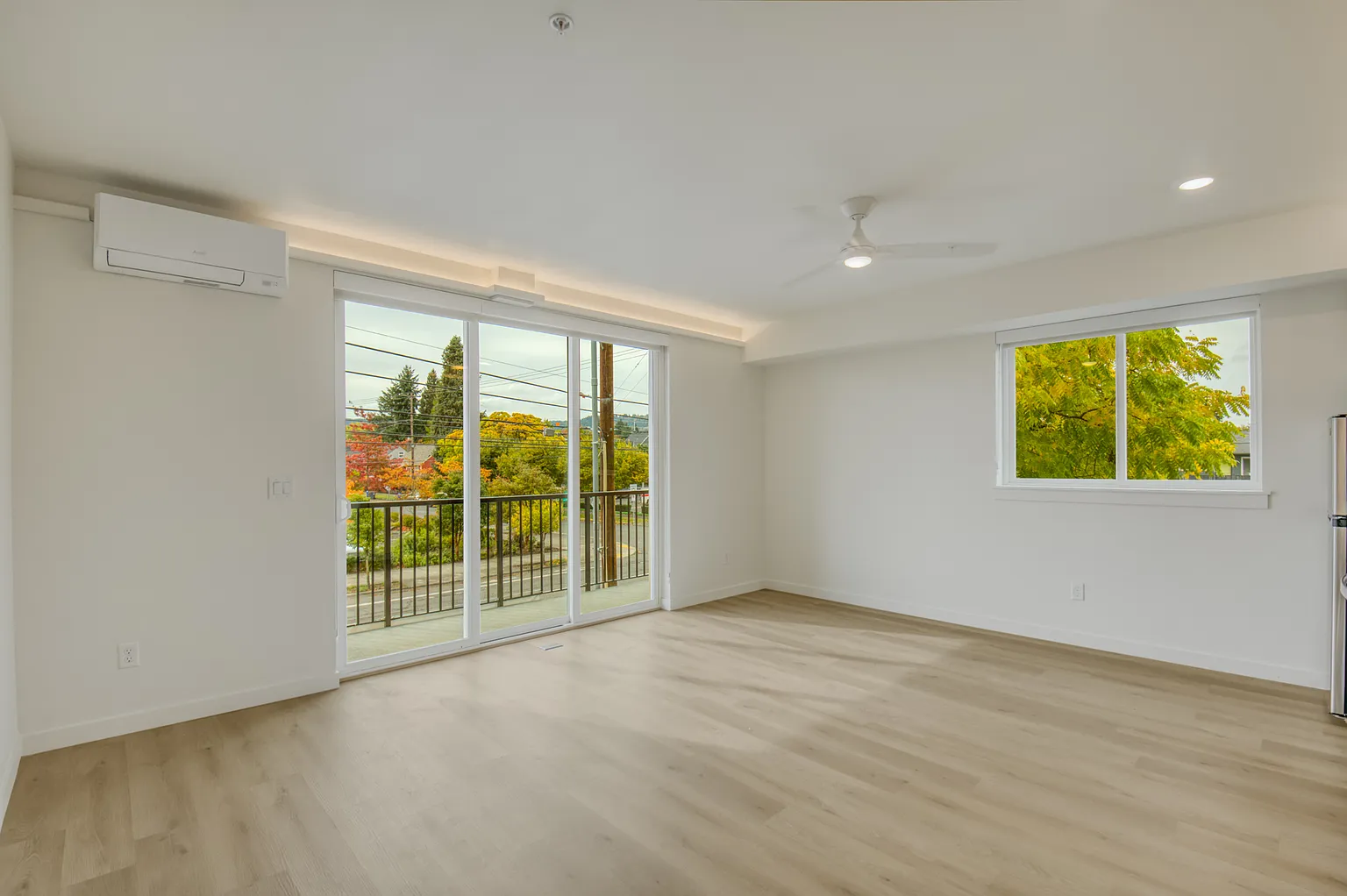 6375 N Lombard St #202 - Thumbnail 4