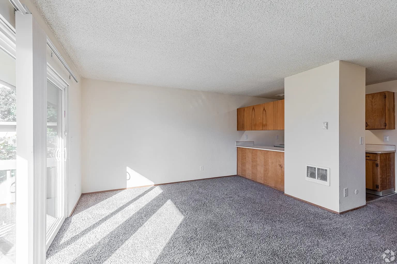 957 NE 122nd Ave APT 215 - Thumbnail 5