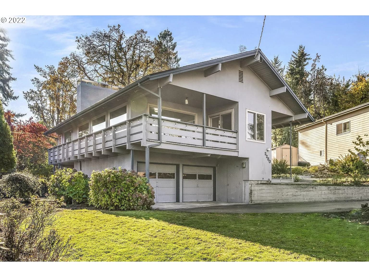 2280 Sylvan Way - Thumbnail 2