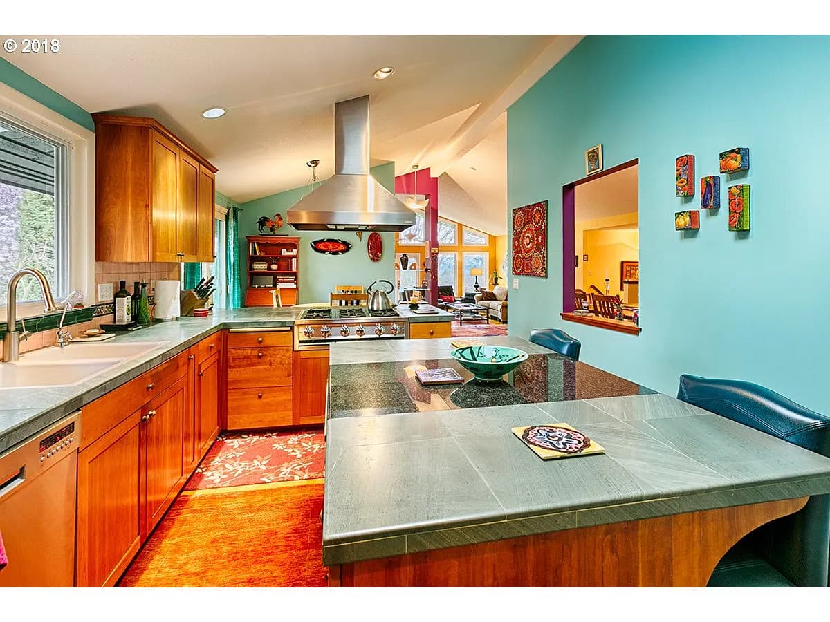 19110 Suncrest Dr - Thumbnail 5