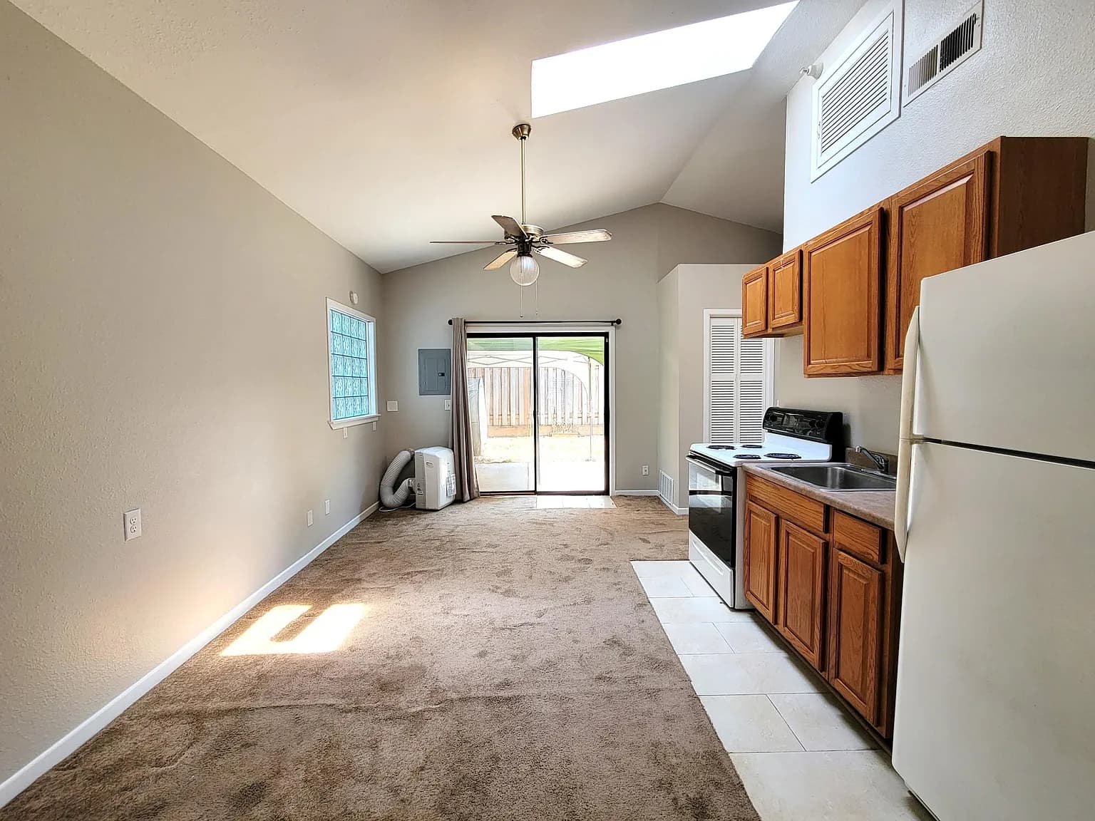 1305 NE Schuyler St - Thumbnail 6