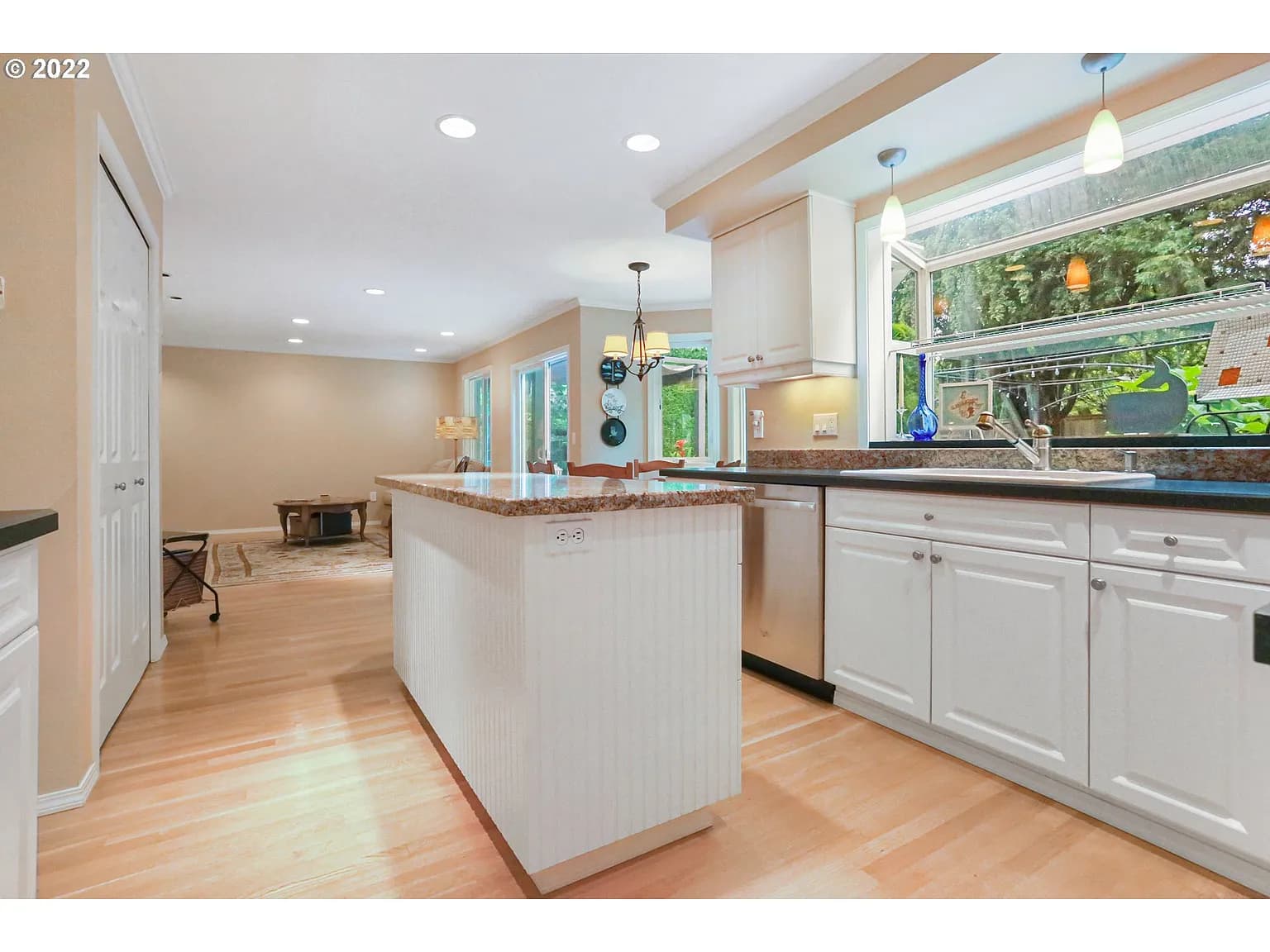 12183 SW Millview Ct - Thumbnail 2