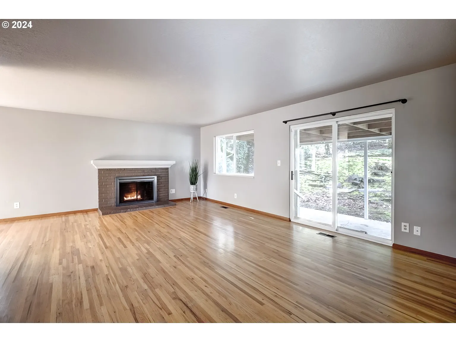 18358 Upper Midhill Dr - Thumbnail 6