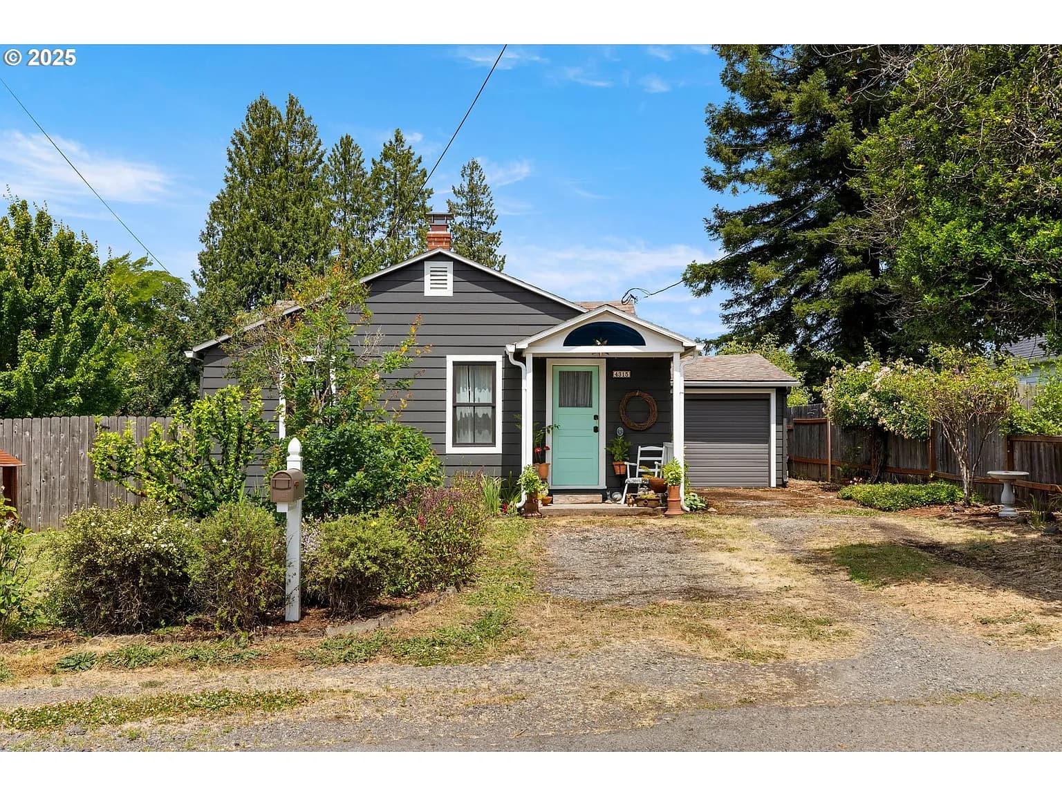 4315 SE Rhodesa St - Thumbnail 2