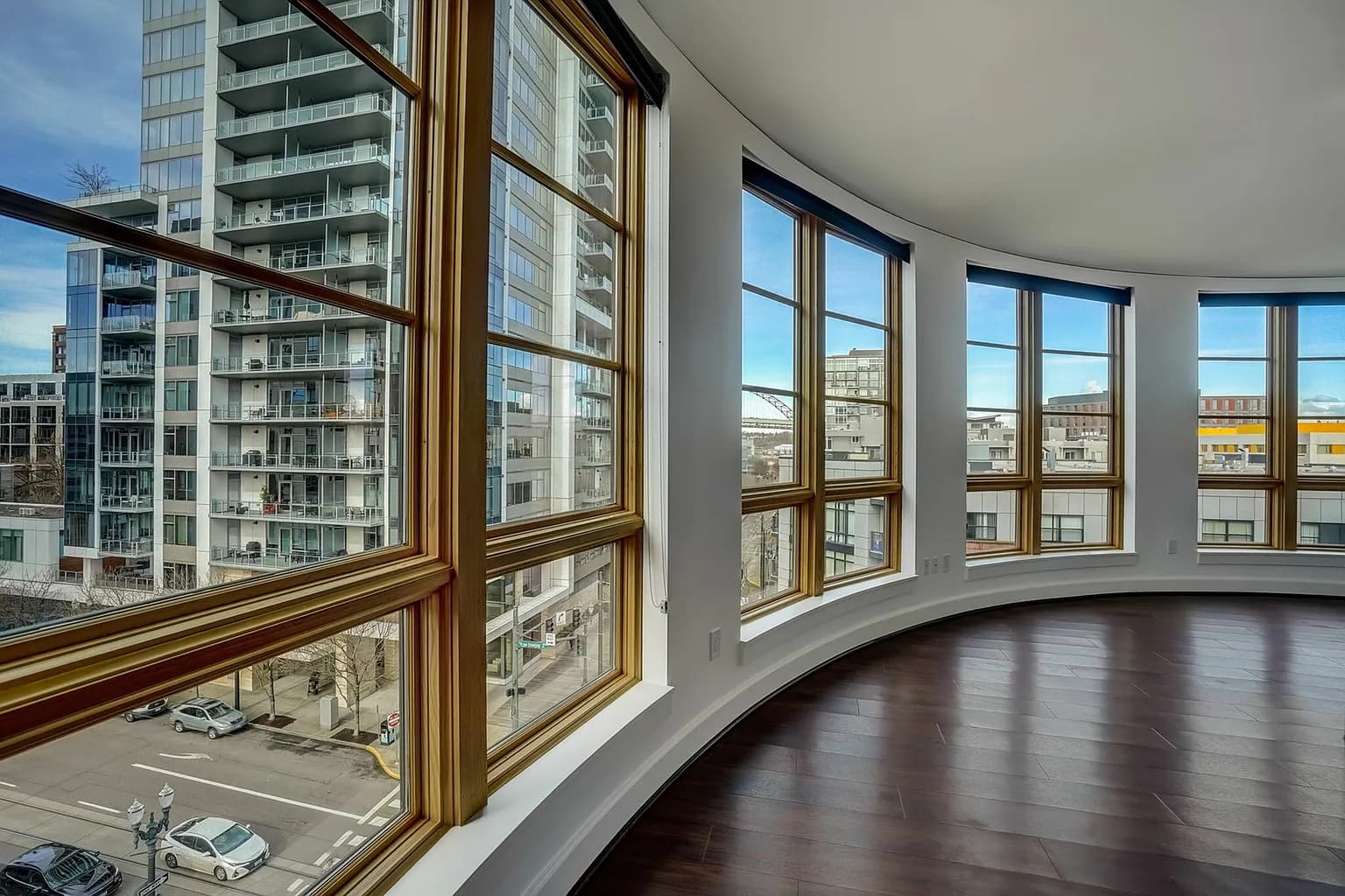 900 NW Lovejoy St #1-906 - Thumbnail 4