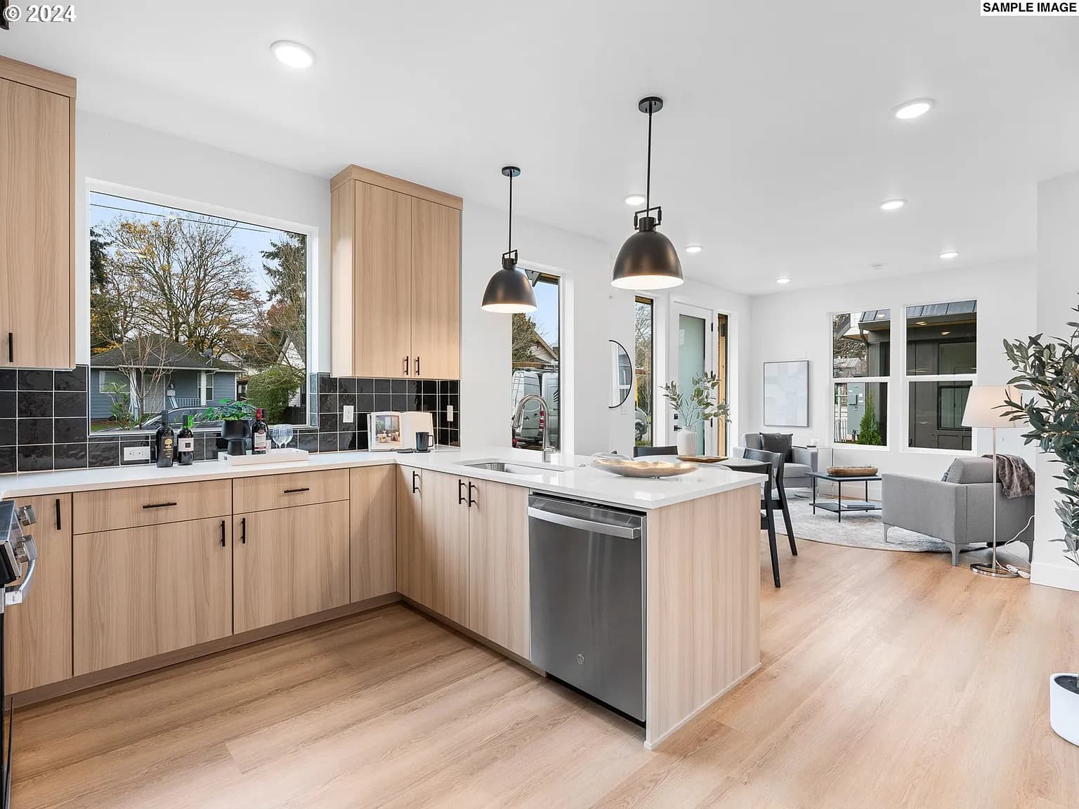 6199 N Amherst St - Thumbnail 6