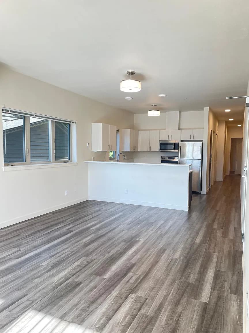 1736 NE 45th Ave #101 - Thumbnail 5