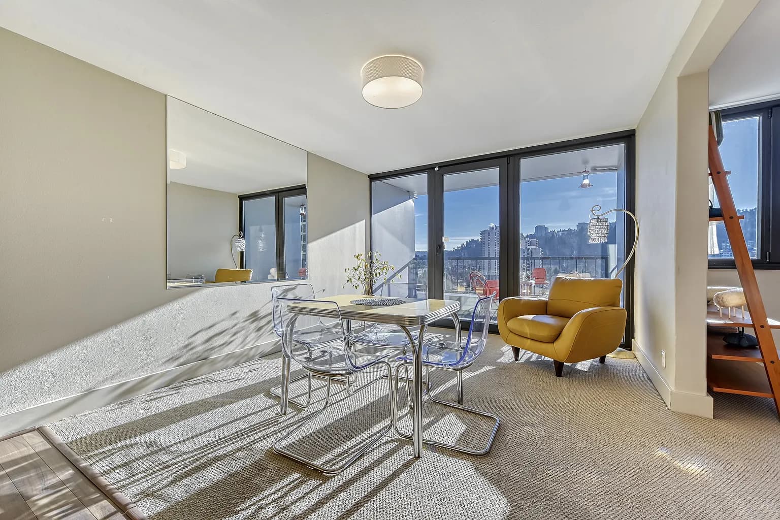 111 SW Harrison St APT 20A - Thumbnail 2