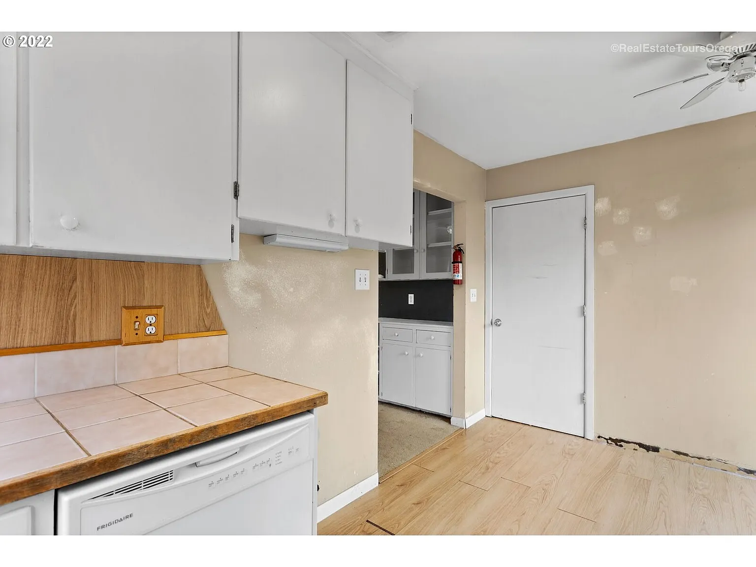 4544 SE Howe Ln - Thumbnail 3